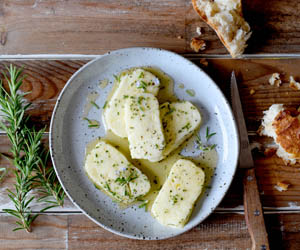 Halloumi with Saffron and Honey